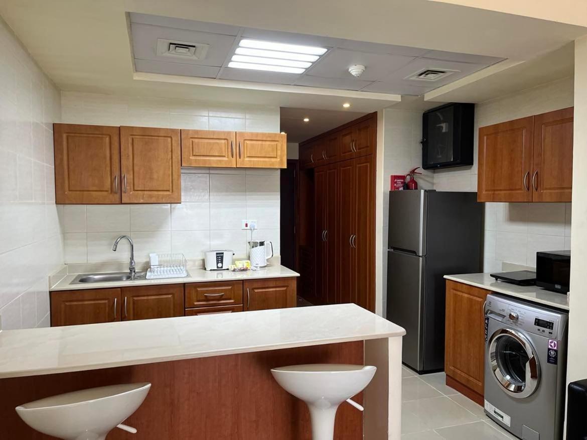 Beach Front Escape Apartment ราสอัลไคมาห์ ภายนอก รูปภาพ