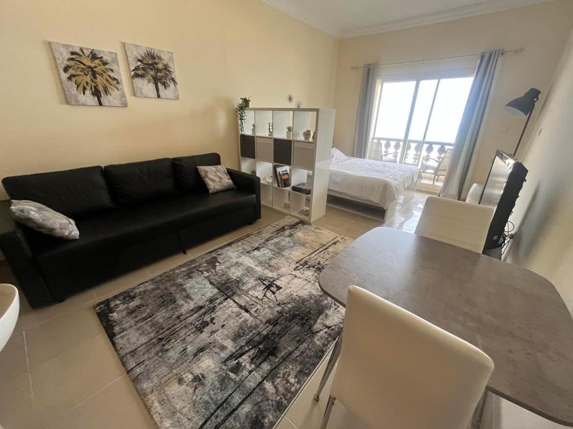 Beach Front Escape Apartment ราสอัลไคมาห์ ภายนอก รูปภาพ