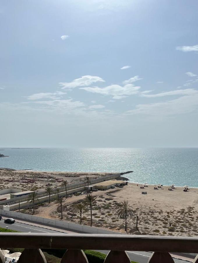 Beach Front Escape Apartment ราสอัลไคมาห์ ภายนอก รูปภาพ