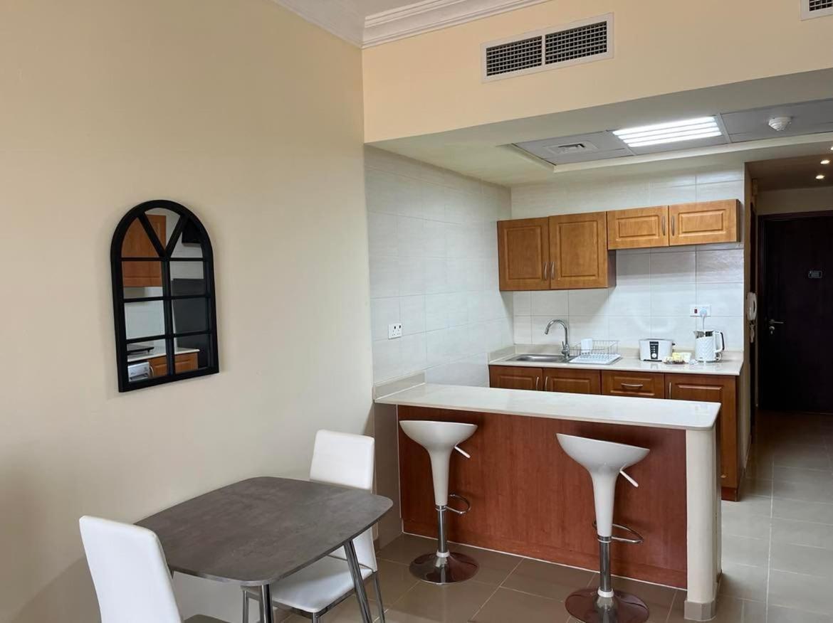 Beach Front Escape Apartment ราสอัลไคมาห์ ภายนอก รูปภาพ