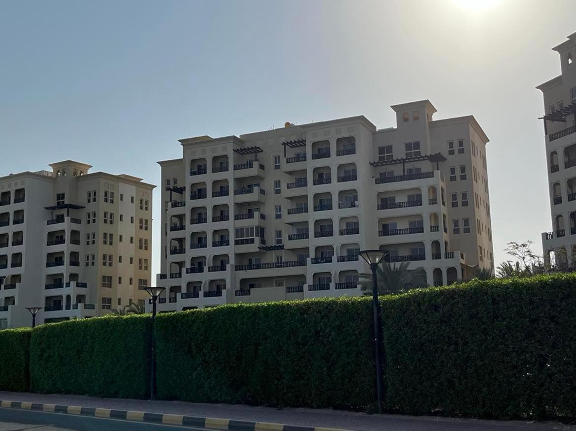 Beach Front Escape Apartment ราสอัลไคมาห์ ภายนอก รูปภาพ