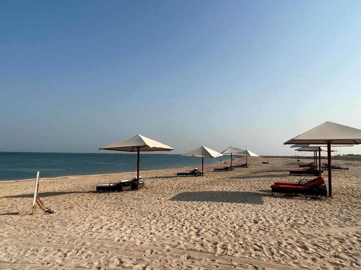 Beach Front Escape Apartment ราสอัลไคมาห์ ภายนอก รูปภาพ